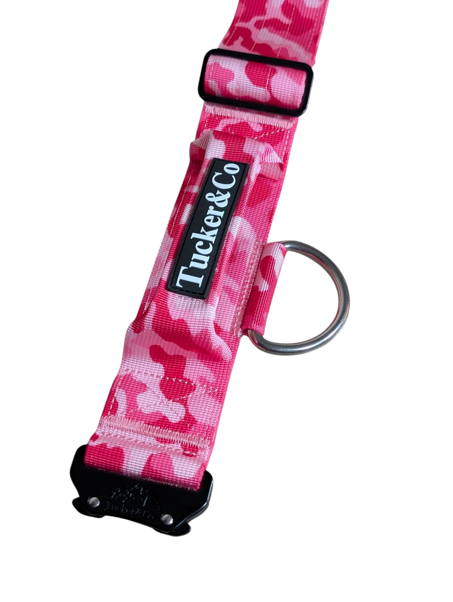 Tucker&Co London Tactical Collar with Handle in Camo Pink.