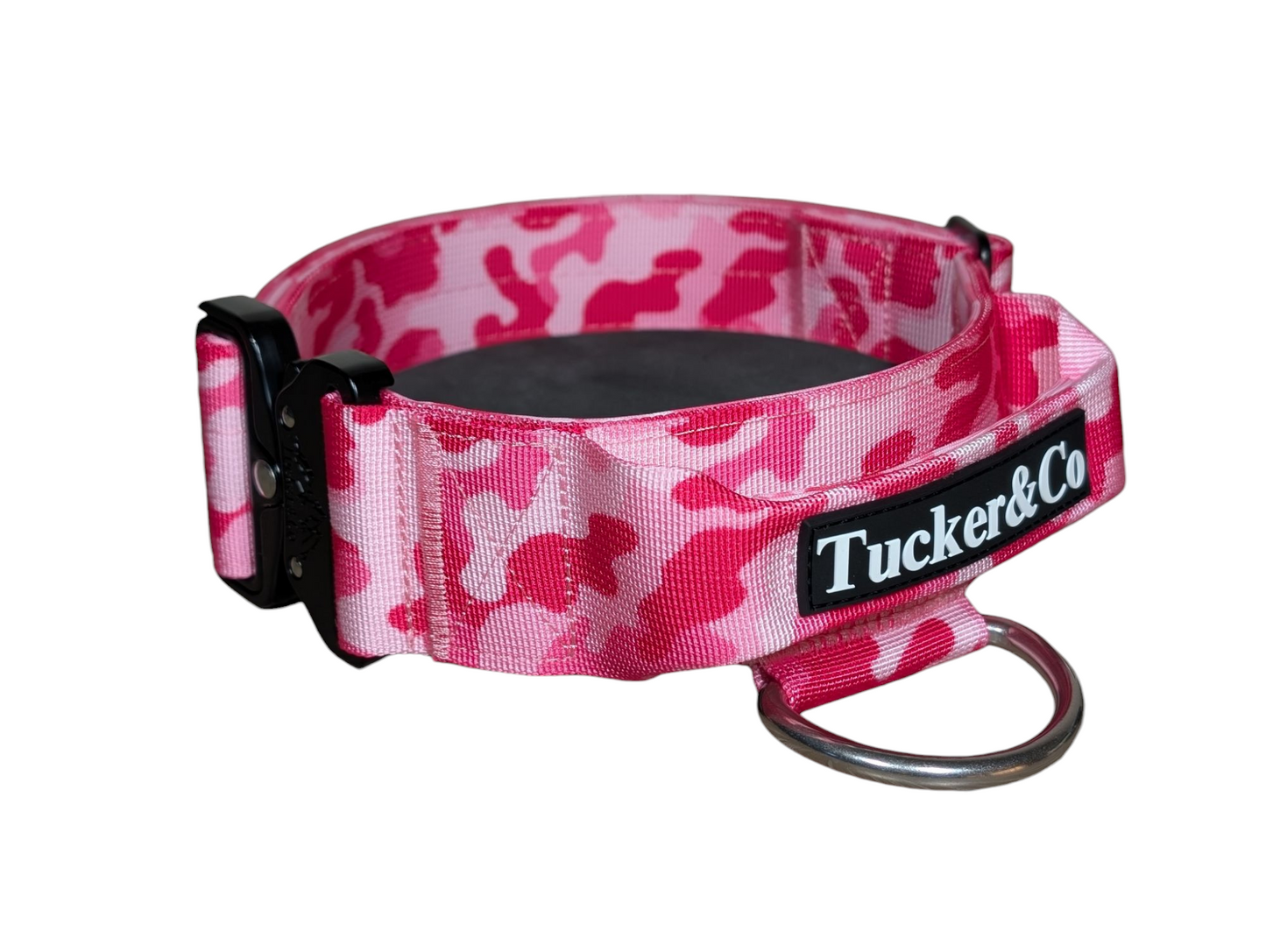 Tucker&Co London Tactical Collar with Handle in Camo Pink.