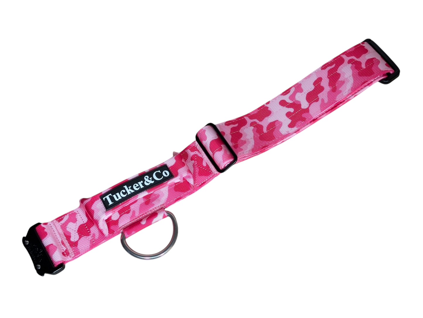 Tucker&Co London Tactical Collar with Handle in Camo Pink.