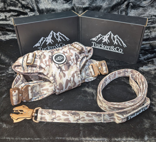 CAMO DESERT TACTICAL HARNESS AND LEAD